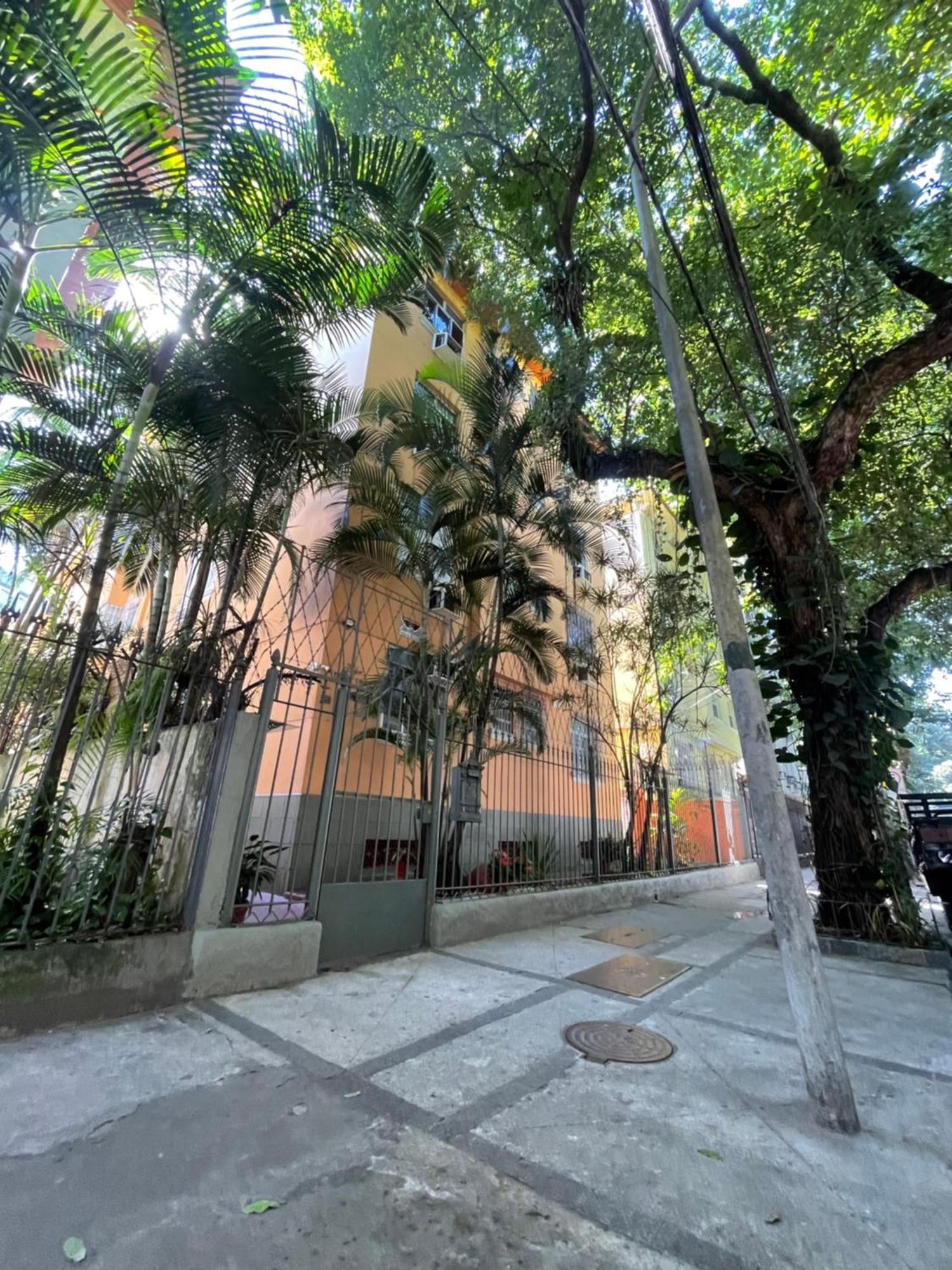 Fancy Leblon Apartemen